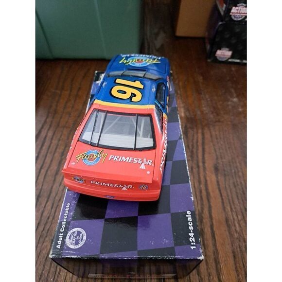 Vintage 96 Action Platinum Collectibles Musgrave Family Channel Nascar Die Cast - Picture 6 of 8